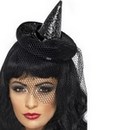 Mini chapeau pointu noir avec voile femme